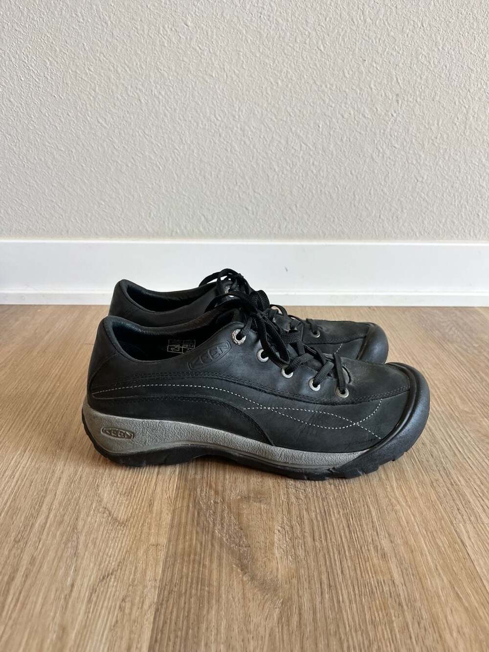 Keens, Toyah Hiking/Walking Shoes, Womans, Black Leather, Trail Sneaker, 8.5